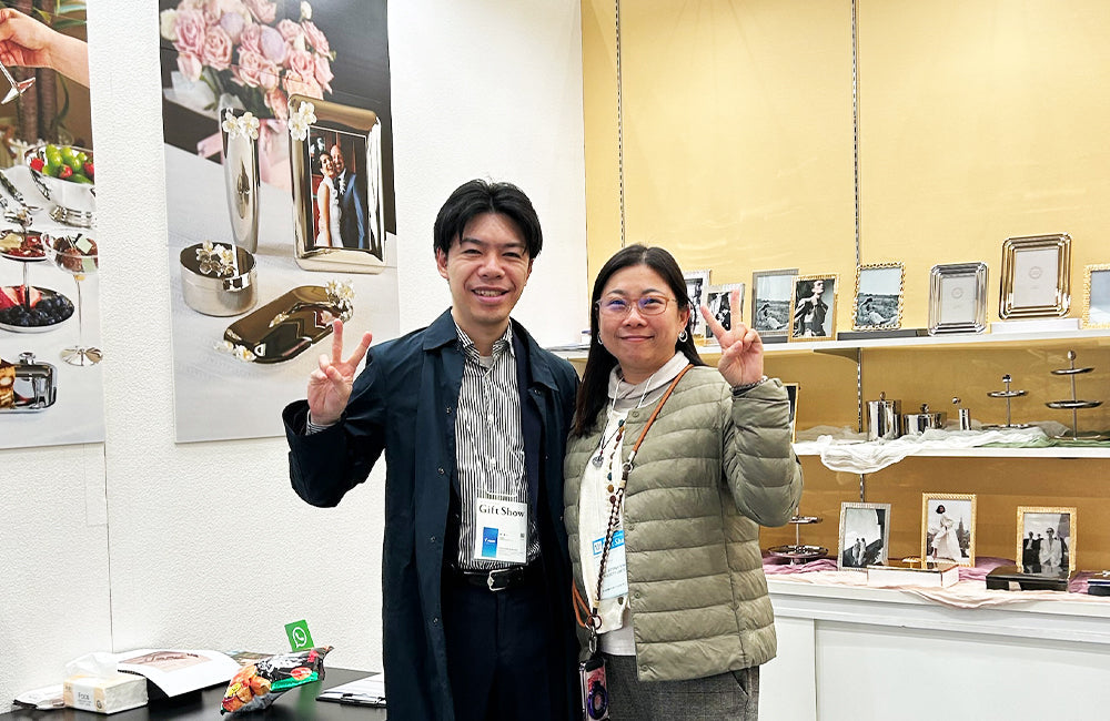 Winko team engaging in in-depth B2B sourcing discussions at Tokyo International Gift Show 2026